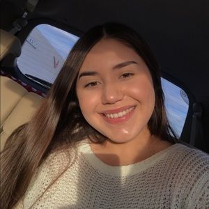 Meet your Posher, Daniela